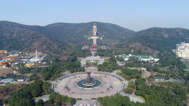 Aerial wuxi lingshan mirror,Mountain Giant Buddha视频素材