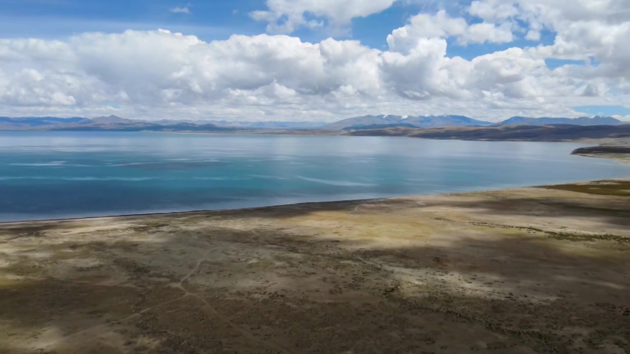 航拍全景西藏阿里地区普兰县玛旁雍措风光视频下载