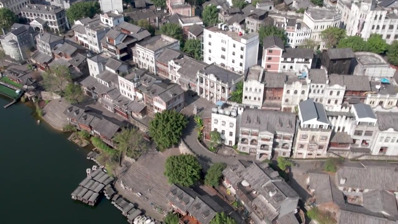 重庆两江国际影视城的建筑与湖，两江影视城视频下载