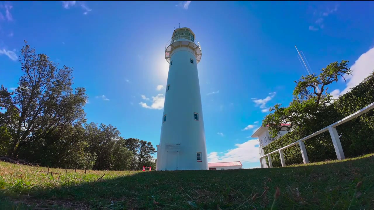 新西兰岛屿上的灯塔延时视频下载