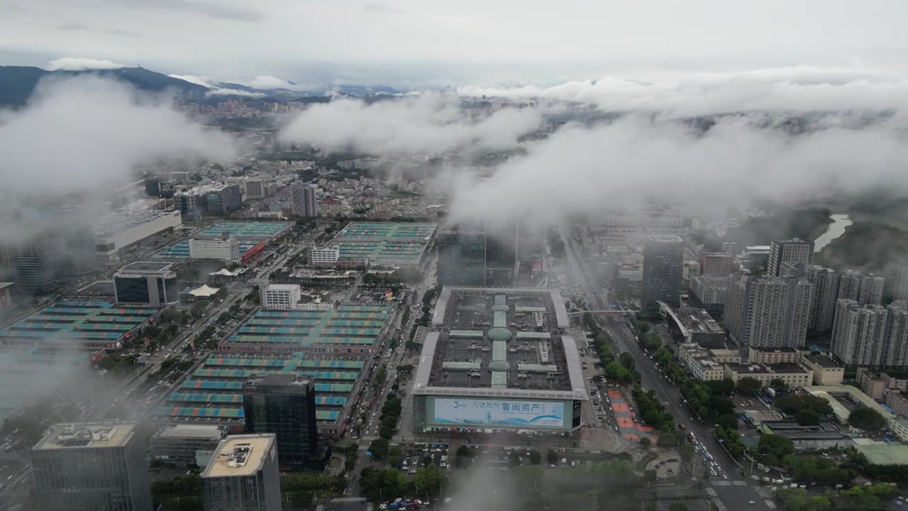深圳龙岗区平湖街道雨后云海风景视频下载