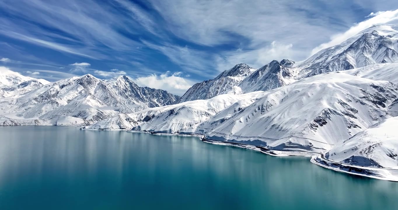 新疆帕米尔高原昆仑雪山白沙湖航拍视频素材