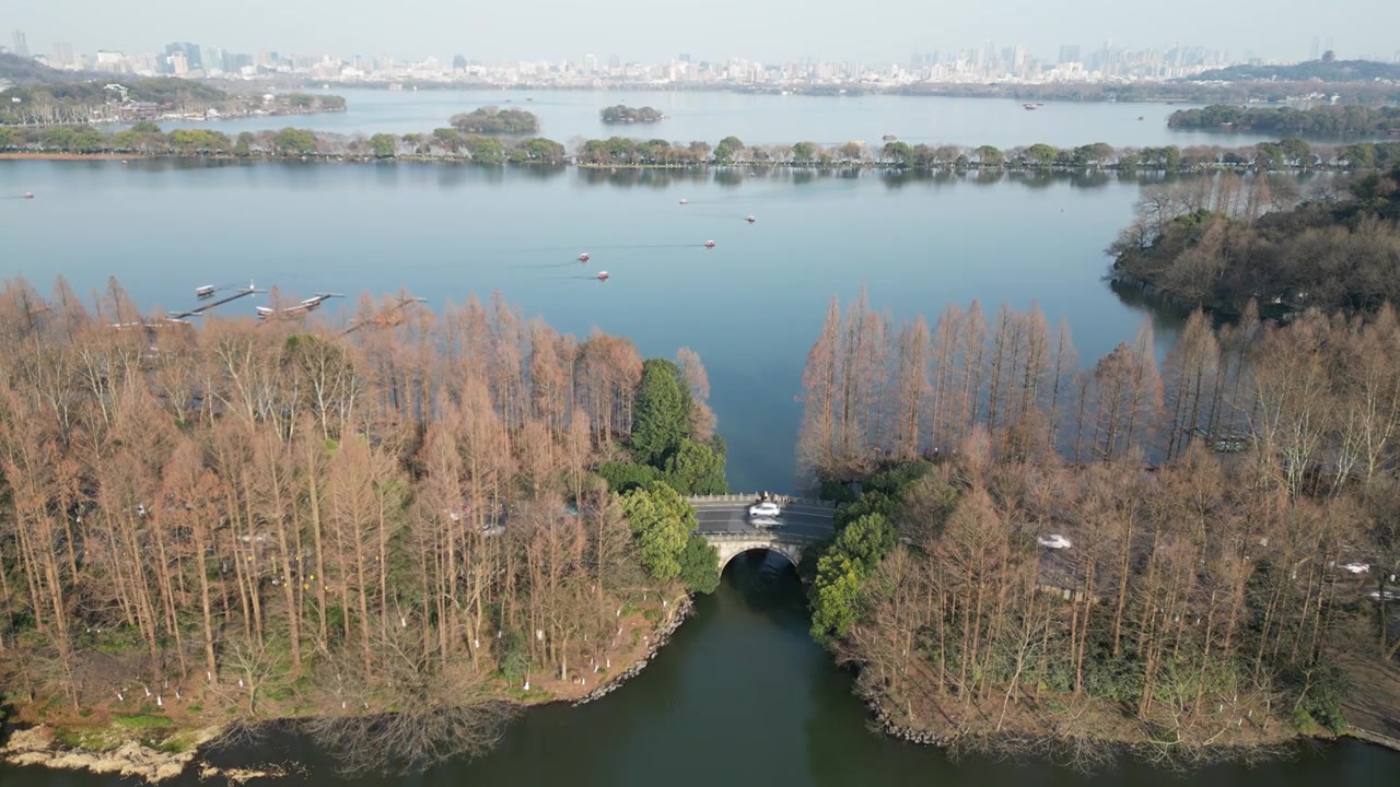 航拍杭州西湖全景杨公堤风光视频下载
