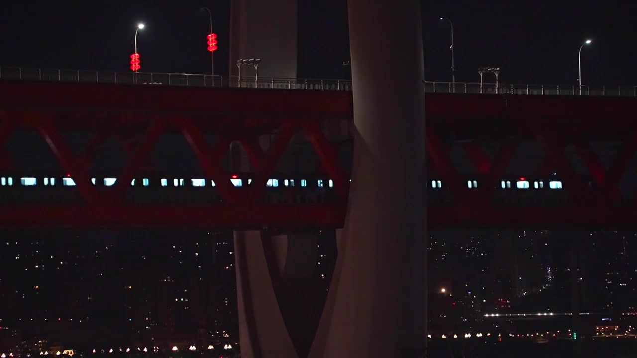 重庆千厮门大桥夜景 轻轨 游轮视频素材