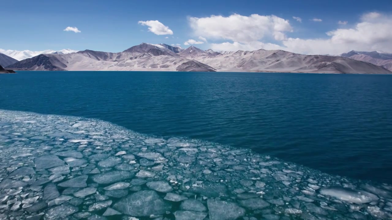 航拍新疆白沙湖风光视频素材