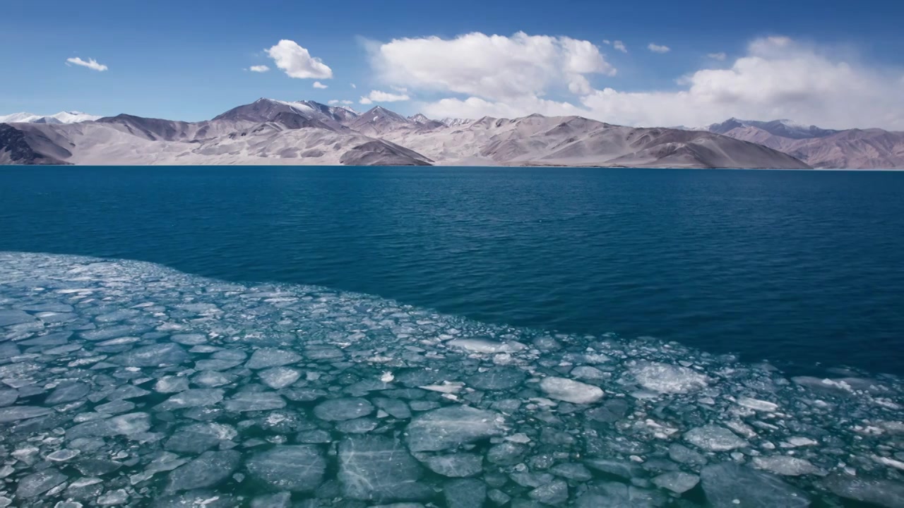 航拍新疆白沙湖风光视频素材