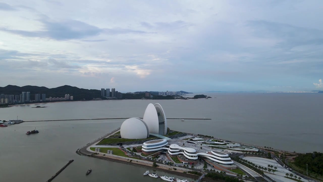 航拍广东珠海地标建筑日月贝大剧院视频下载