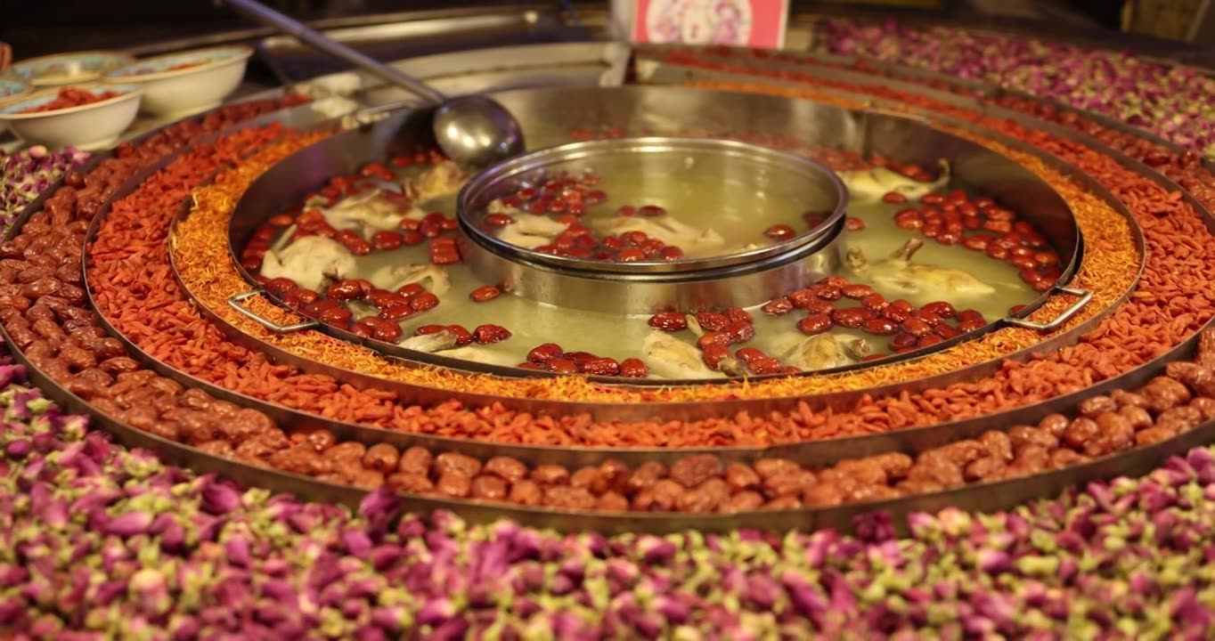 美味的玫瑰鸽子汤 喀什夜市新疆特色美食视频下载