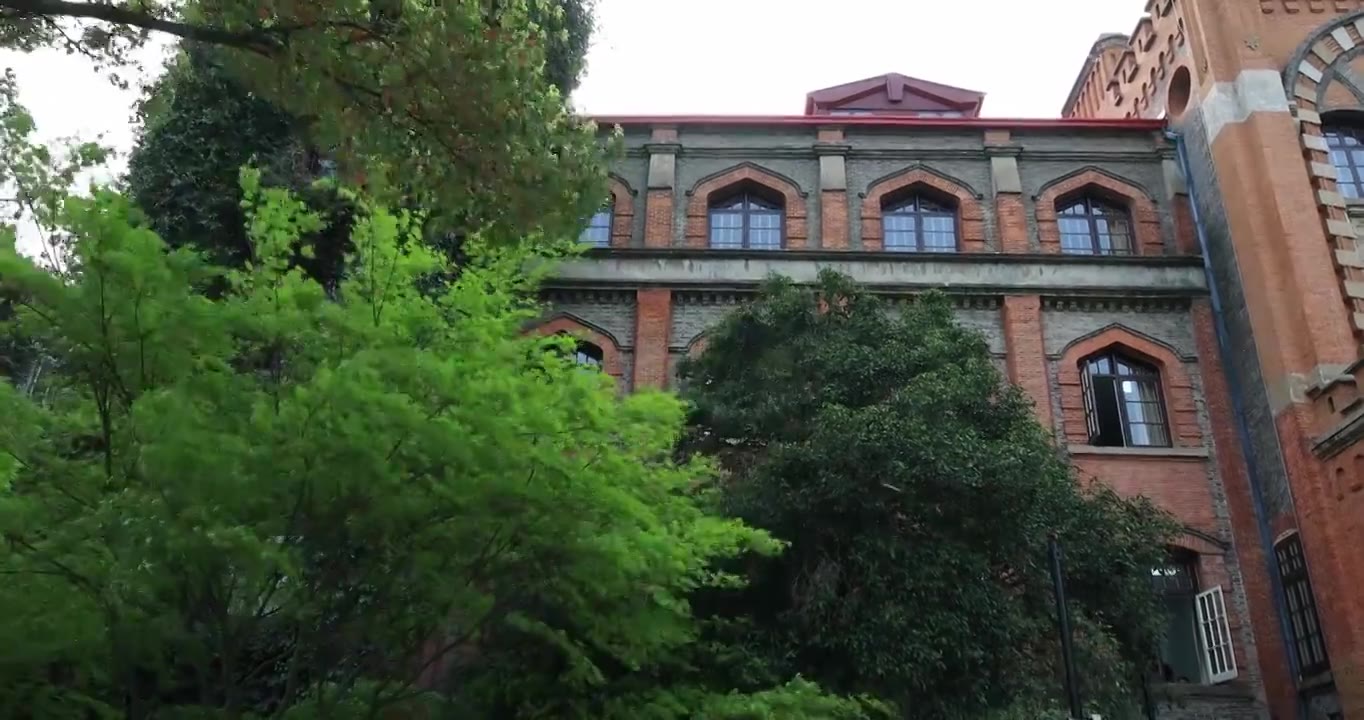 春天苏州大学美丽民国建筑风光视频下载