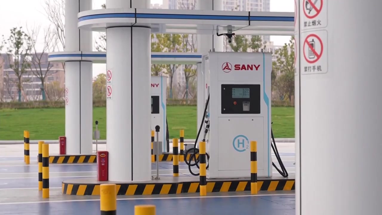 中国新能源氢能源发展基础设施建设成果氢能源加油站运输车航拍（选编）视频下载
