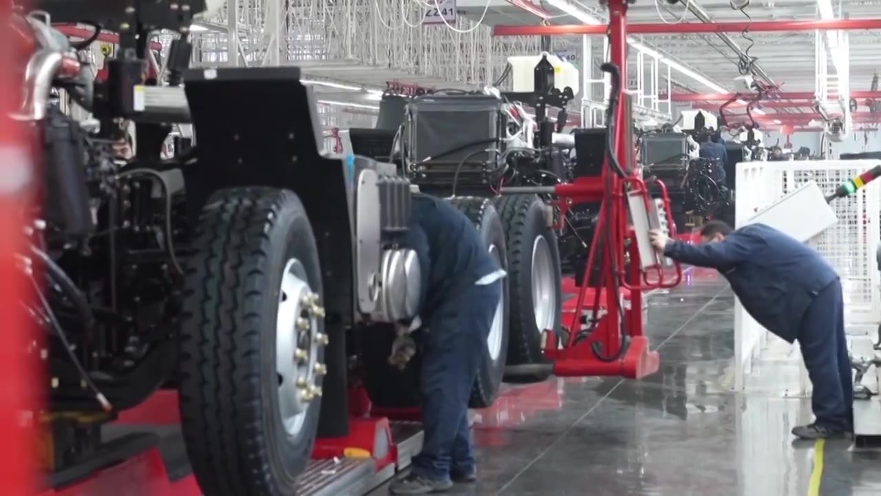 中国工业汽车厂重型卡车重卡生产线装配线生产装配（选编）视频下载