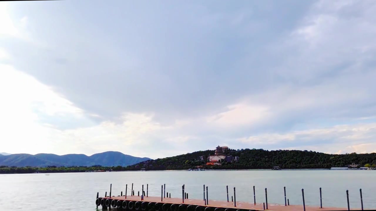 北京皇家园林颐和园昆明湖佛香阁天水一色流云视频下载
