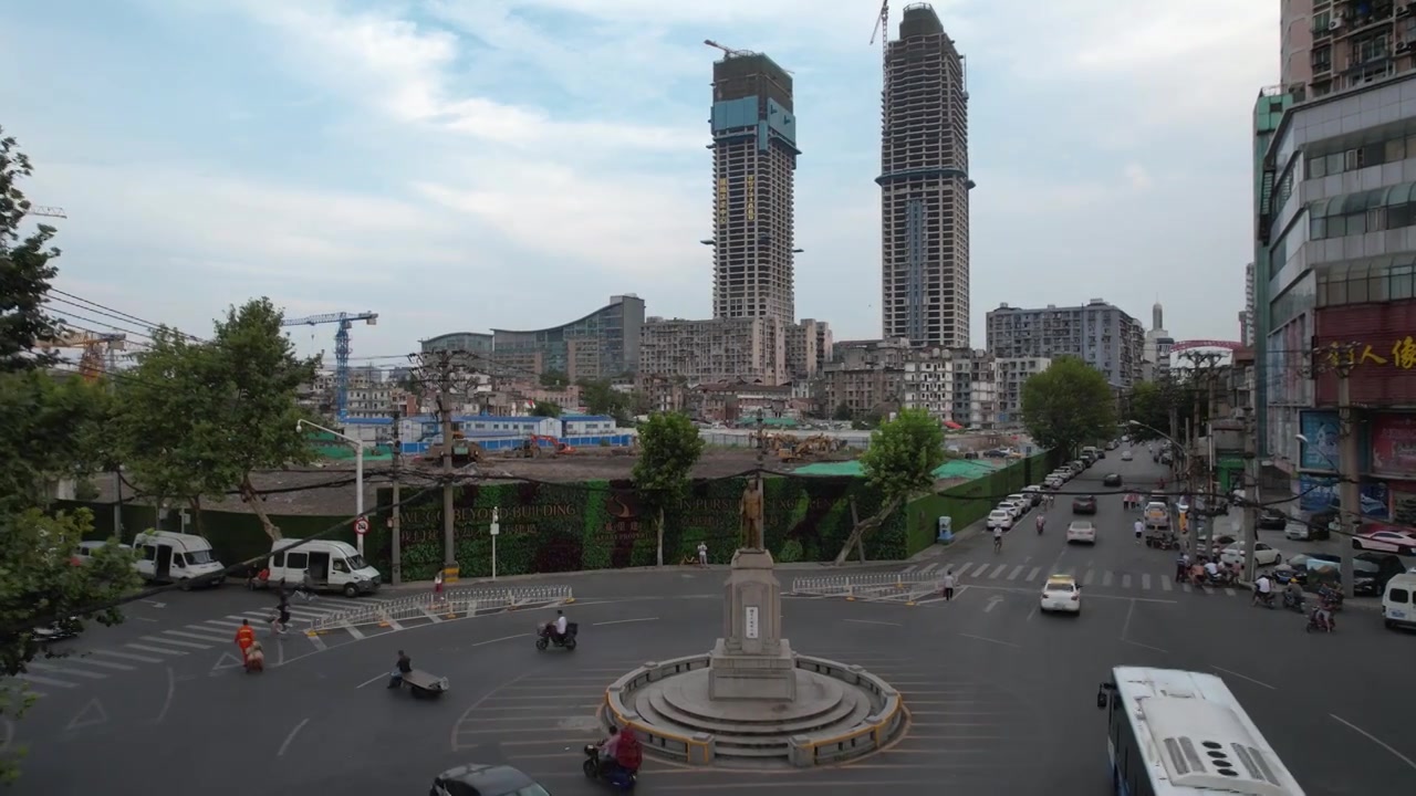 航拍武汉城市地标建筑孙中山雕像街景视频下载
