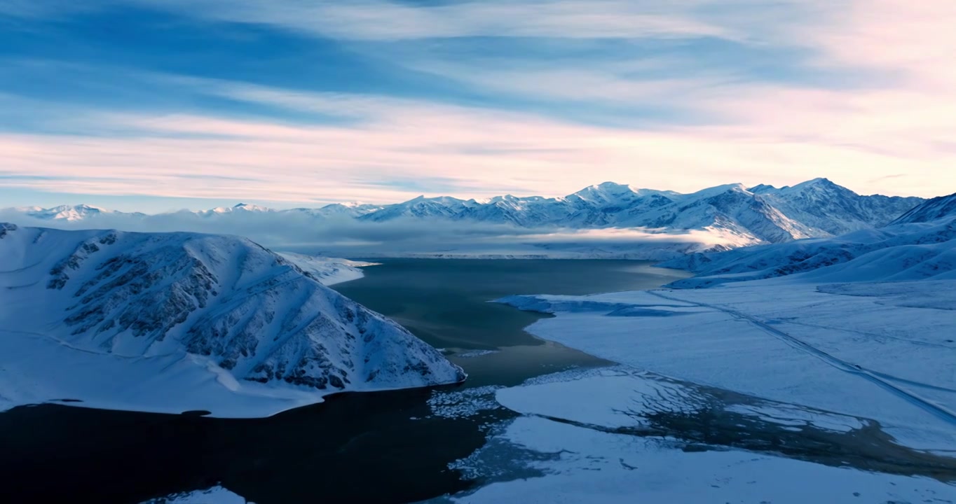 新疆风光白沙湖雪后航拍美丽的雪景视频下载