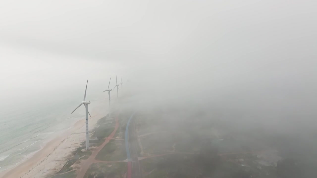 航拍海口木兰湾大海风车风光视频下载