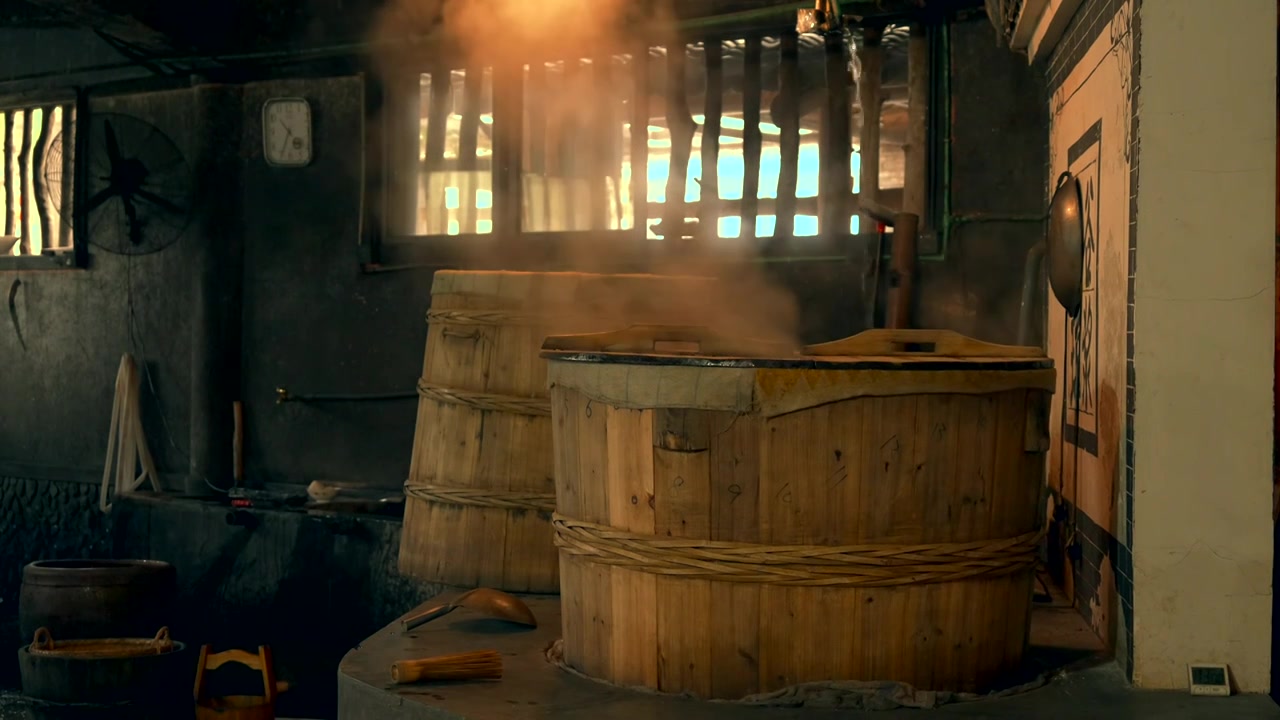 升格拍摄江西瑶里古法酿酒视频素材