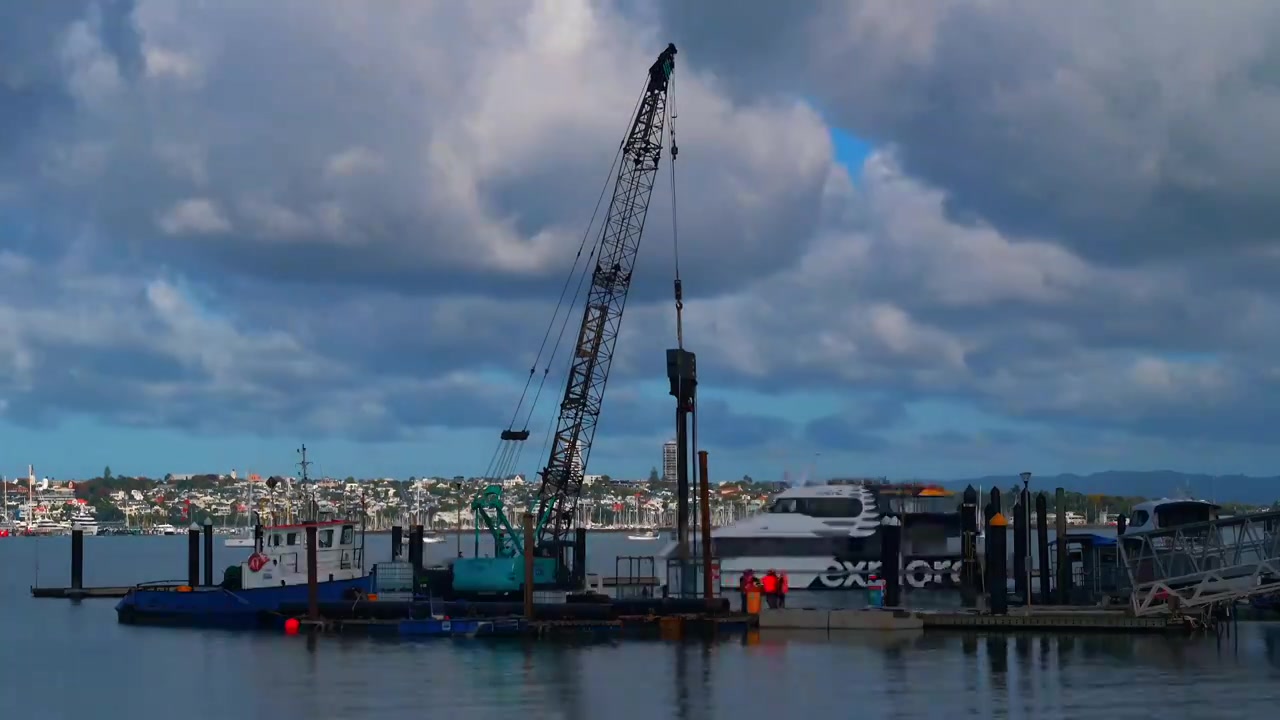 港口码头起重机吊车物流设备视频下载
