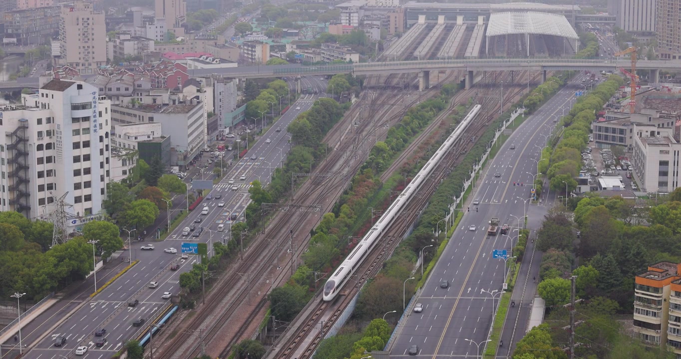 江苏省无锡市火车站高铁进站出站风光视频下载