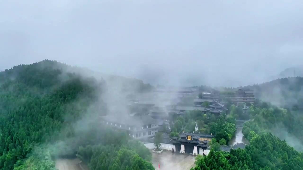 航拍南充圭峰禅院寺庙延时视频素材