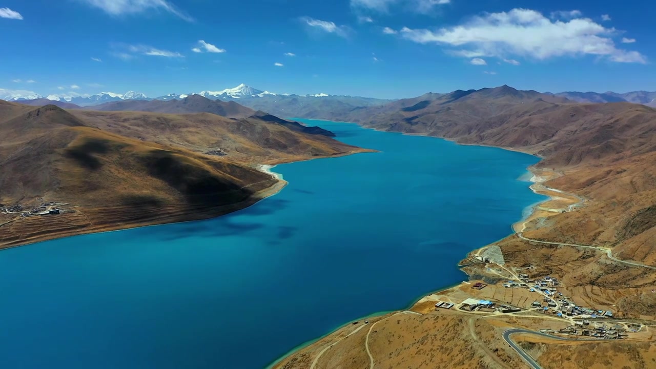 航拍西藏羊卓雍措羊湖视频下载