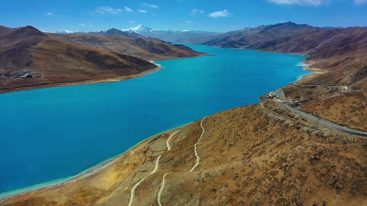 航拍西藏羊卓雍措羊湖视频下载