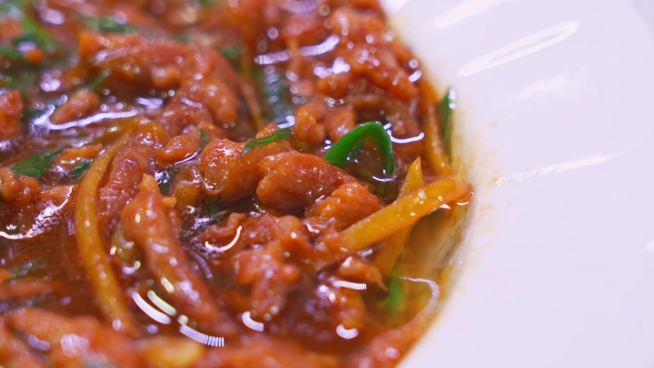 杭州特色传统家常菜美食钱江肉丝视频素材