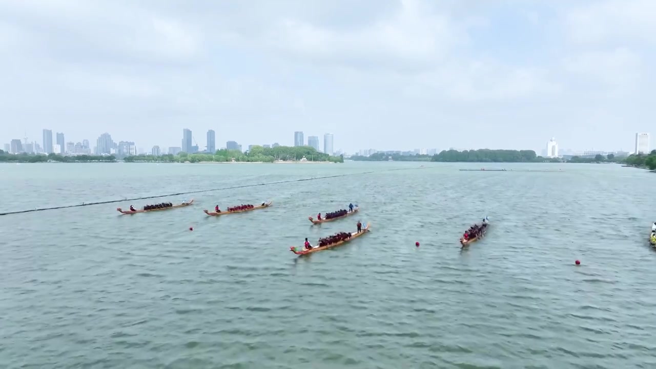 南京玄武湖端午节划龙舟比赛，端午龙舟赛水上运动航拍视频下载