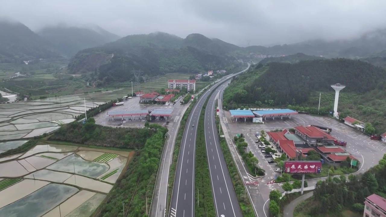 湖南省永州市二广高速阳明山服务区航拍视频素材