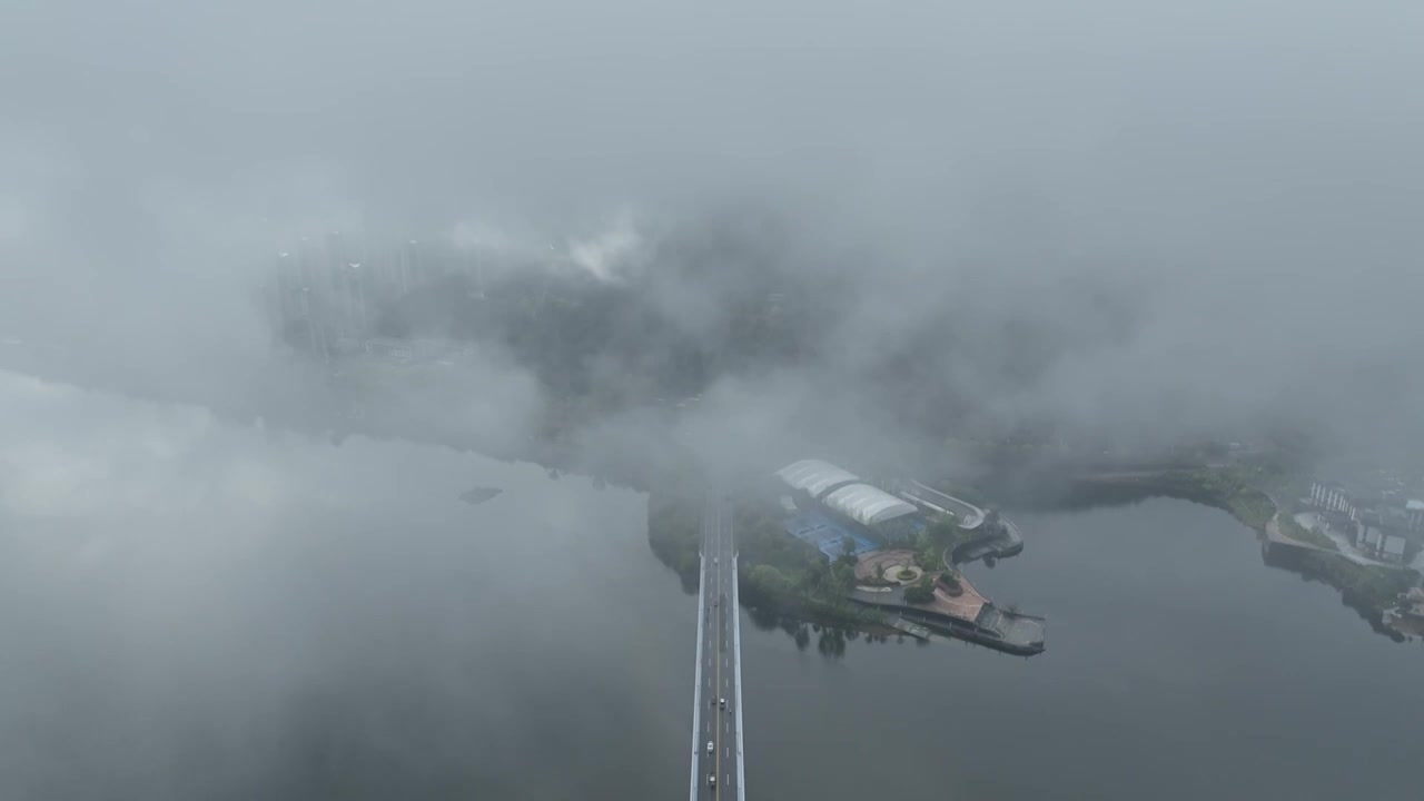 杭州千岛湖：云雾缭绕美景如画视频下载