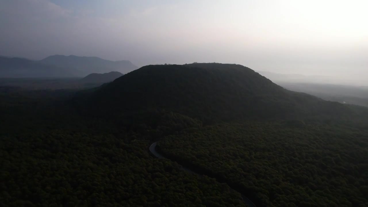 航拍云南腾冲火山群森林风光视频下载