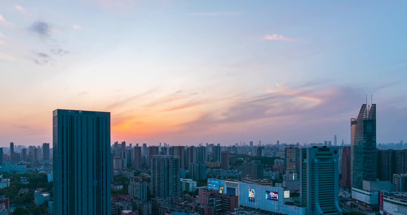 武汉光谷城市建筑群日落天空晚霞火烧云夕阳城市天际线日转夜延时视频素材