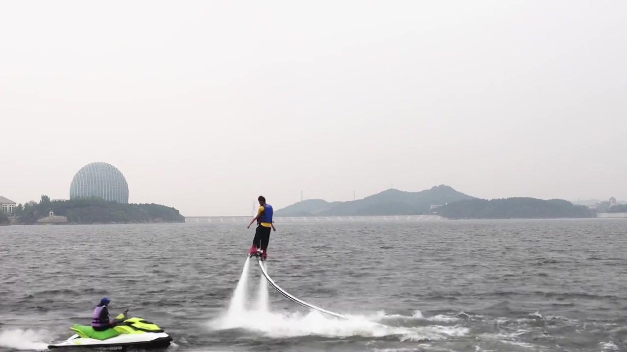 北京怀柔雁栖湖水上乐园项目喷水喷射悬浮飞行器摩托艇喷泉水上飞机娱乐项目视频下载