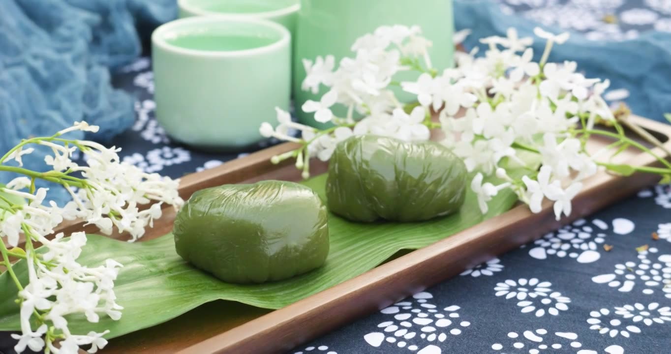 清明节品茶吃青团包青团视频下载