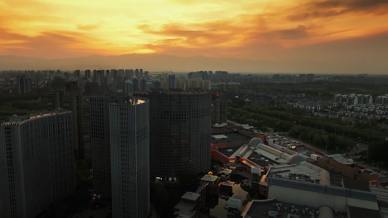 夕阳下的银川城市风光视频下载