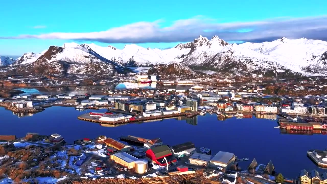 4K航拍挪威斯沃尔韦尔清晨风景视频素材