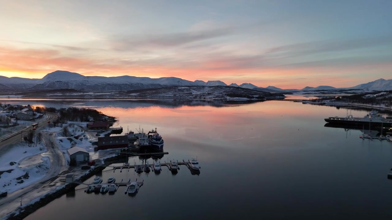 4K航拍北欧挪威特罗姆瑟晚霞美景视频素材
