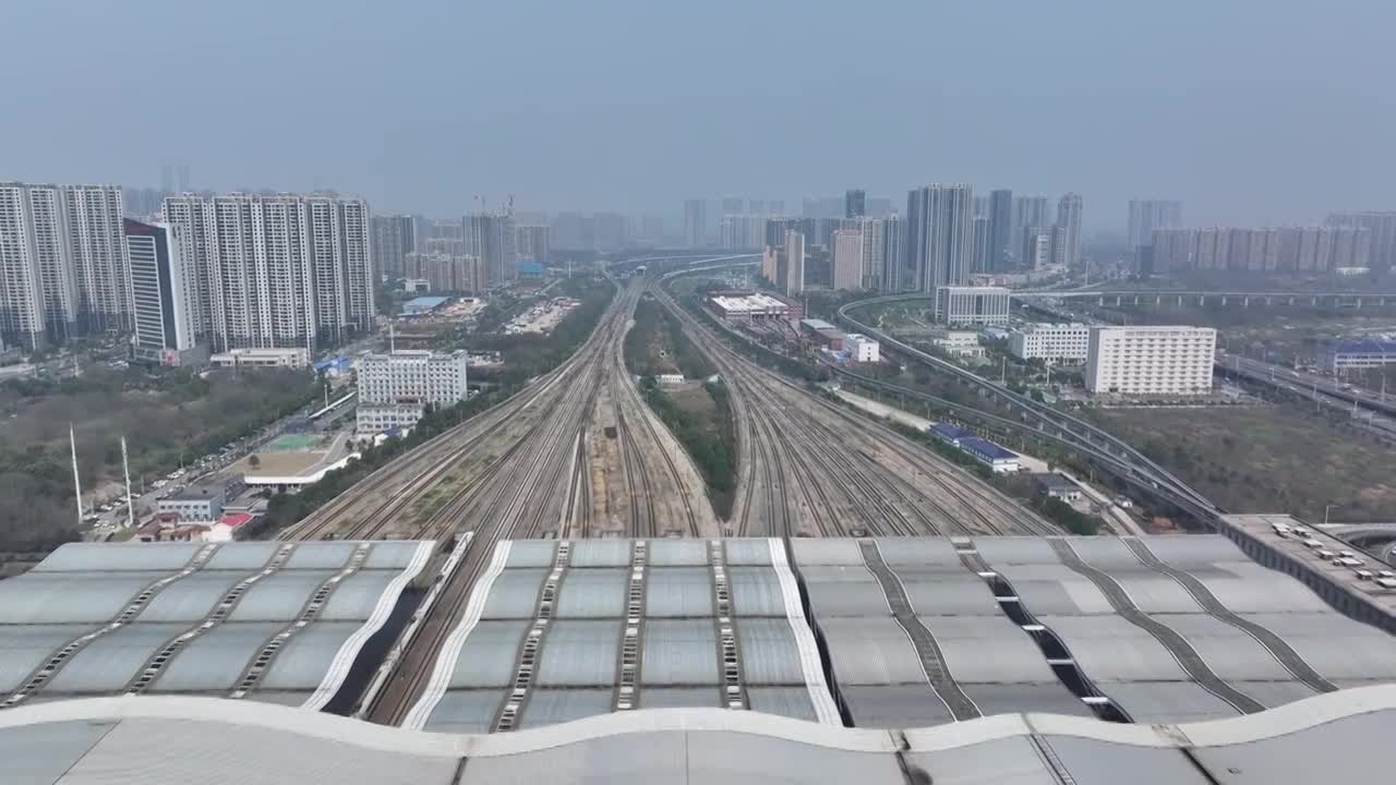 4K航拍动车组驶出长沙南站视频下载