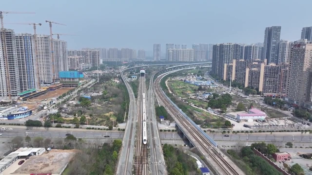 4K航拍动车组驶入长沙南站视频下载