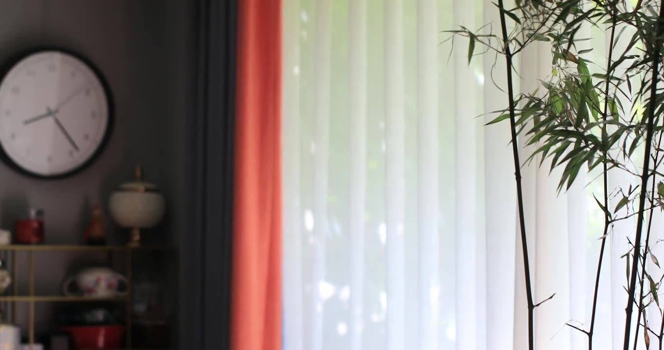 阳光 竹子 光影 窗帘纱帘 落地窗 窗外绿色 材质质感 治愈系空镜视频下载
