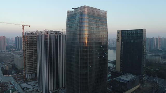航拍江苏省淮安市水渡口商务区建设中的金融中心视频素材