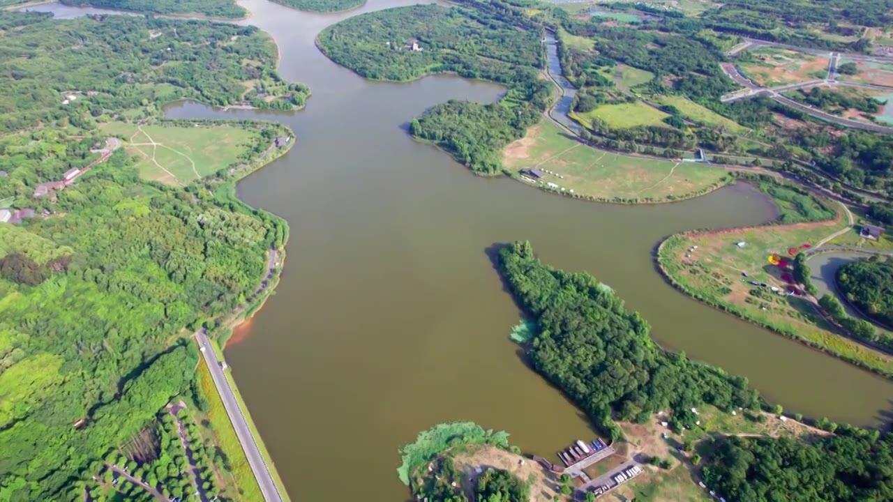 成都青龙湖湿地公园白昼航拍视频下载