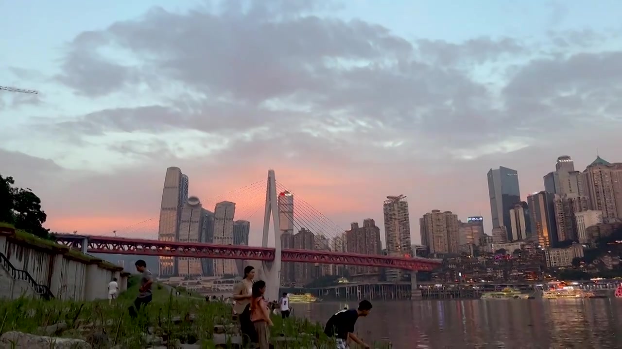 重庆洪崖洞千厮门大桥傍晚晚霞视频下载