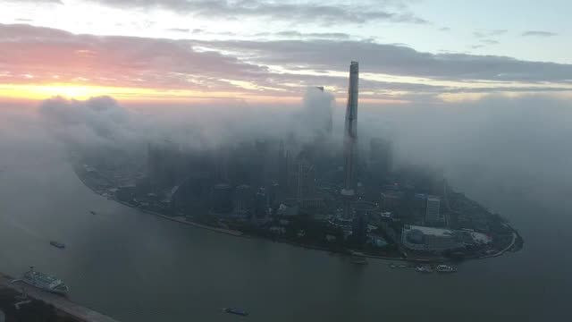 上海地标日出穿云视频素材