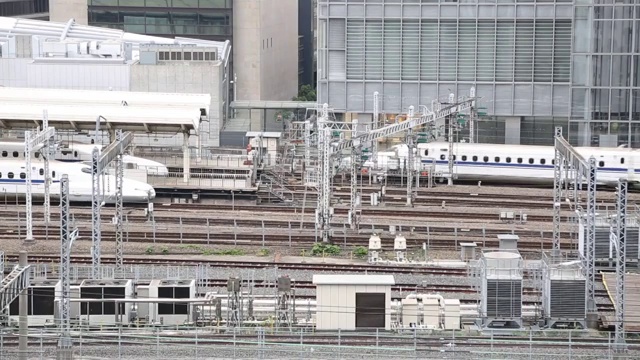 日本东京东京站的子弹头列车视频素材