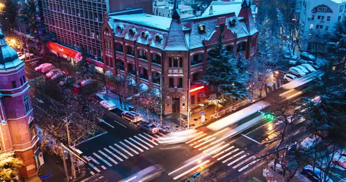 青岛老城区建筑雪景夜景延时视频素材