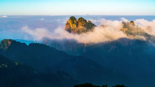 中国黄山丹霞峰之晨云海远眺延时视频素材