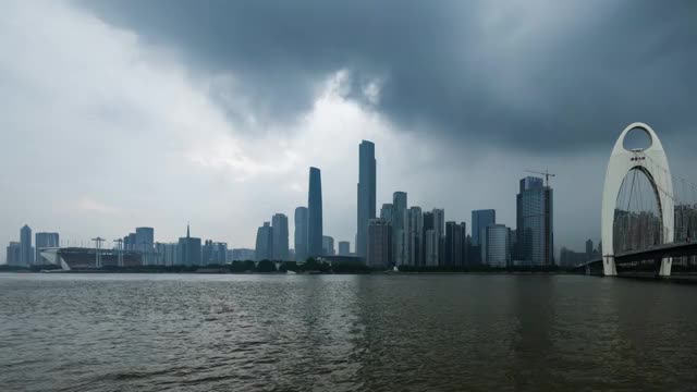 乌云下的珠江新城视频素材