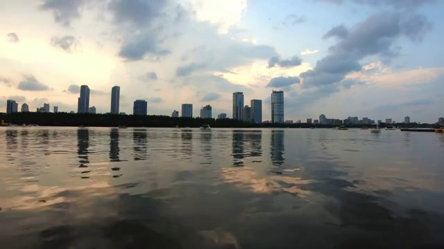 夕阳下的玄武湖视频素材