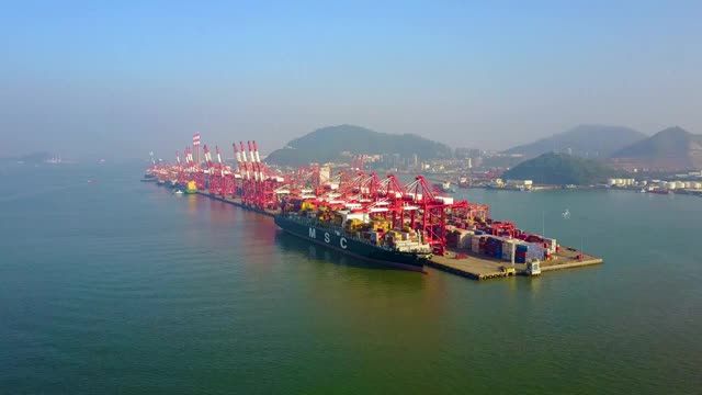 航拍深圳赤湾港集装箱码头视频素材