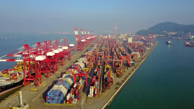 航拍深圳赤湾港集装箱码头视频素材